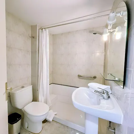 Seaview Friendly 8 *